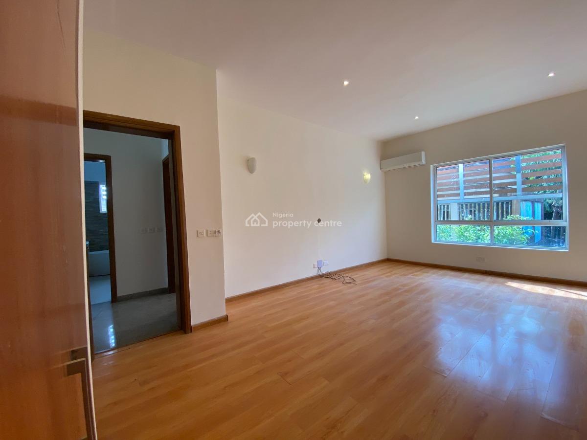 Direct Brief 3 Bedroom Flat with B.q Waterfront Property, 3rd Avenue, Banana Island, Ikoyi, Lagos, Flat / Apartment for Rent