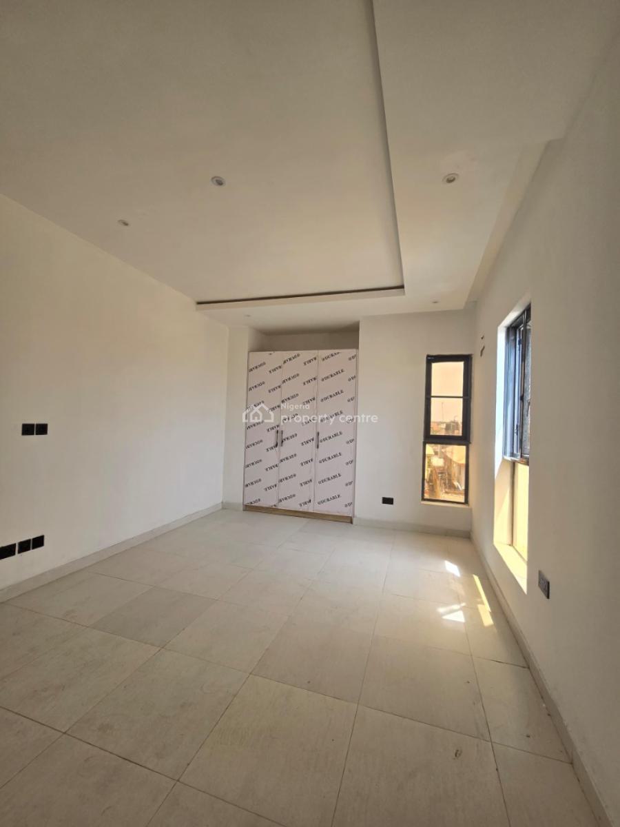Cosy 2 Bedroom Apartment, Lekki Phase 1, Lekki, Lagos, Flat / Apartment for Sale