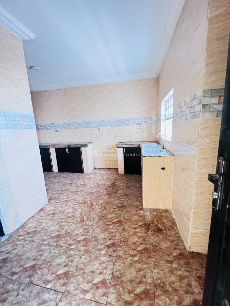 Well Maintained 3 Bedroom Flat, Orchid Road, Lekki, Lagos, Flat / Apartment for Rent
