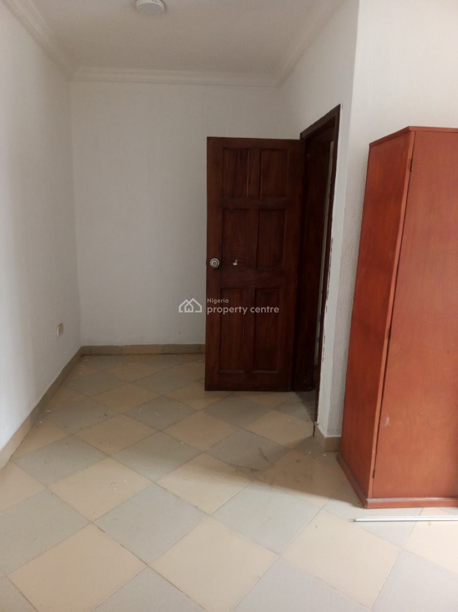 Affordable Clean Shared Apartment, Maroko Mobil Road, Ilaje, Ajah, Lagos, Self Contain (single Rooms) for Rent