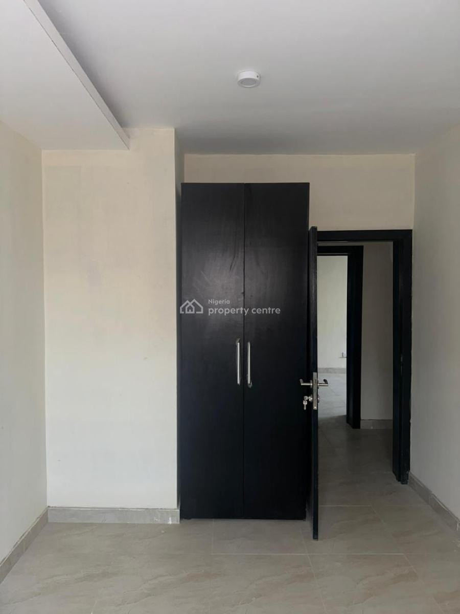 Well Built 3-bedroom Apartment with Bq, Off Bisola Durosimi Etti, Lekki Phase 1, Lekki, Lagos, Flat / Apartment for Sale