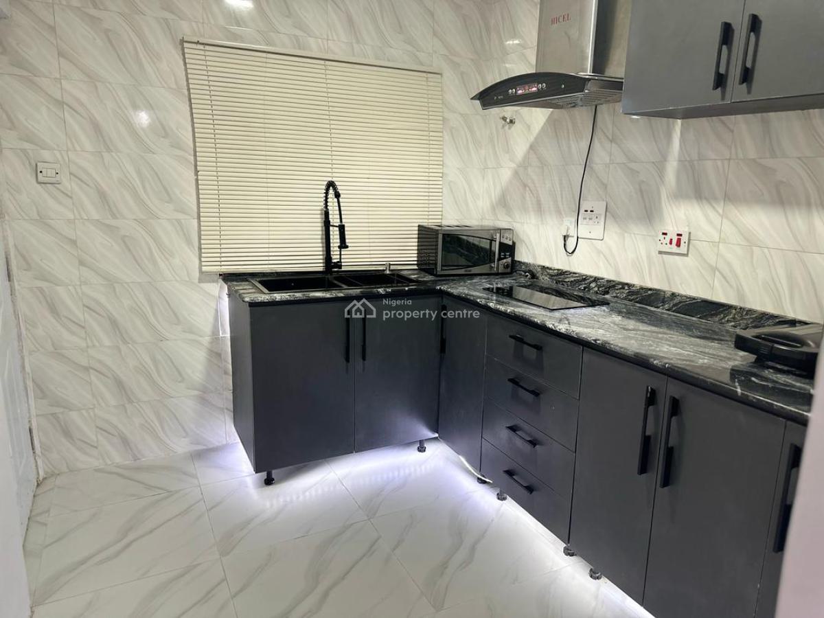 2 Bedroom Serviced Guest Chalet with 24hour Light, Omorinre Johnson Street, Lekki Phase 1, Lekki, Lagos, Flat / Apartment for Rent