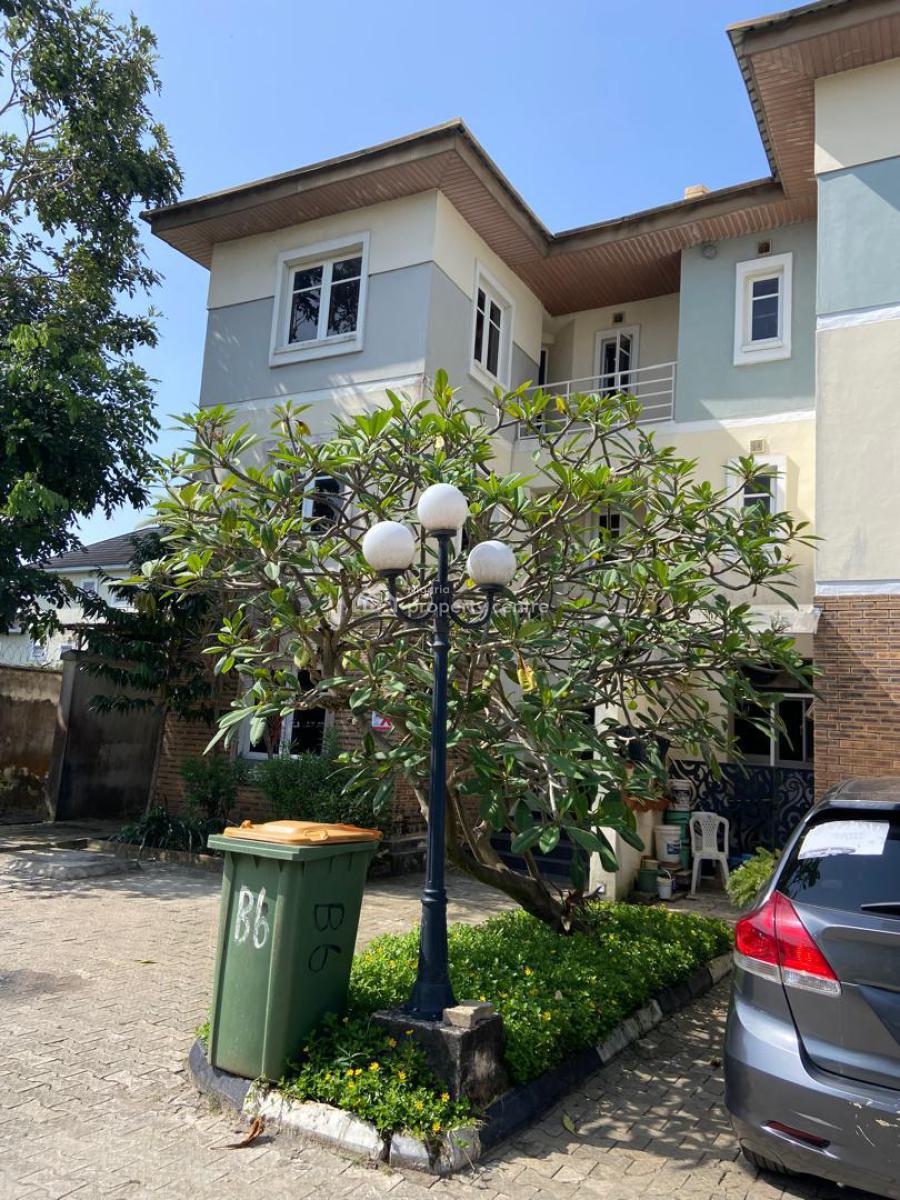 Very Urgent Townhouse, Off Ihuntayi Street, Oniru, Victoria Island (vi), Lagos, Terraced Duplex for Sale