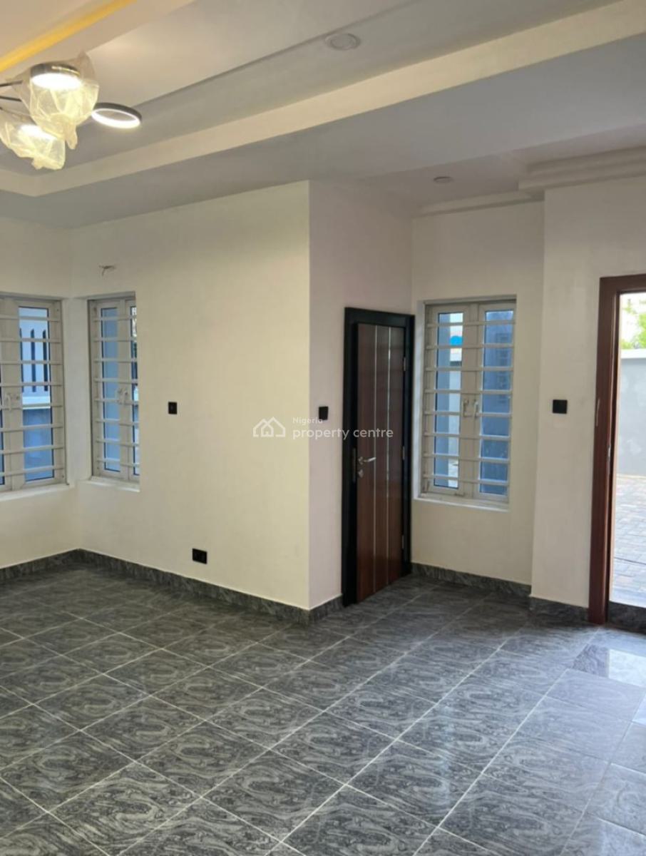 Distress Tastefully Built 5 Bedroom Detached with Bq, Ilasan Ikate Lekki Lagos, Ilasan, Lekki, Lagos, House for Sale