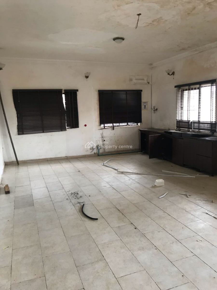 Well Maintained Office Sace, Wole Ariyo Street, Lekki Phase 1, Lekki, Lagos, Office Space for Rent