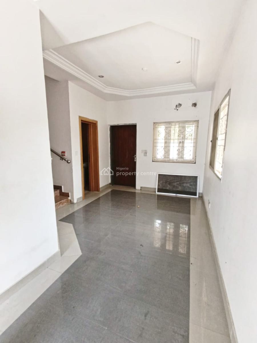 Well Maintained 4 Bedroom Terrace Duplex with a Room Staff Quarter, Lekki Phase 1, Lekki, Lagos, Terraced Duplex for Rent