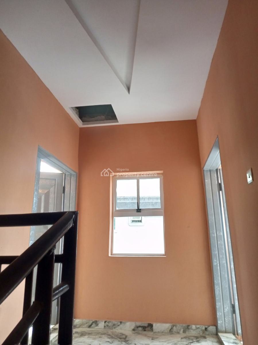 Luxury Newly Built 2 Bedroom Upstairs, Bucknor Estate, Isolo, Lagos, Flat / Apartment for Rent