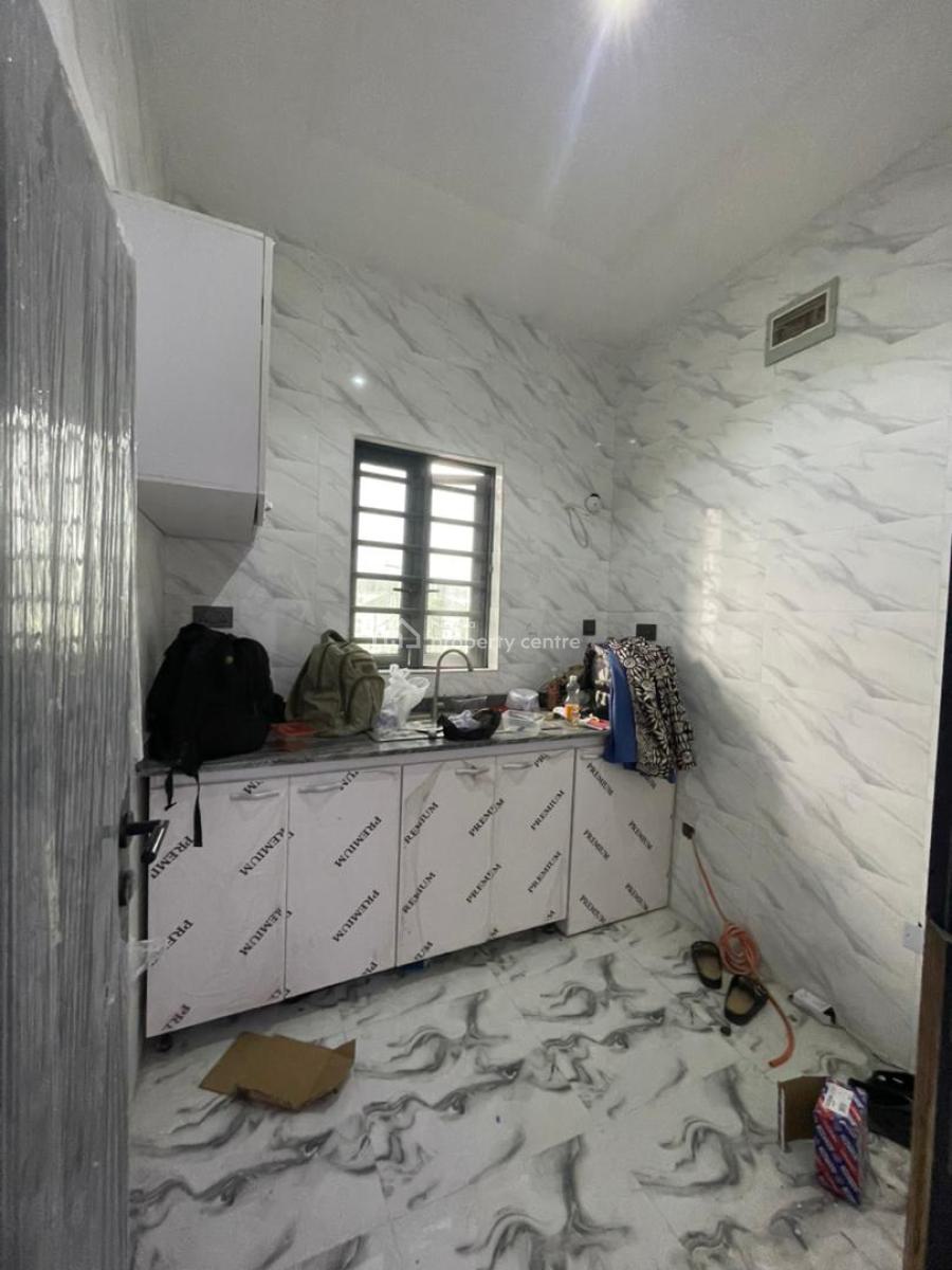 Luxury 2 Bedroom Apartment with Excellent Facilities, Ologolo, Lekki, Lagos, Flat / Apartment for Rent