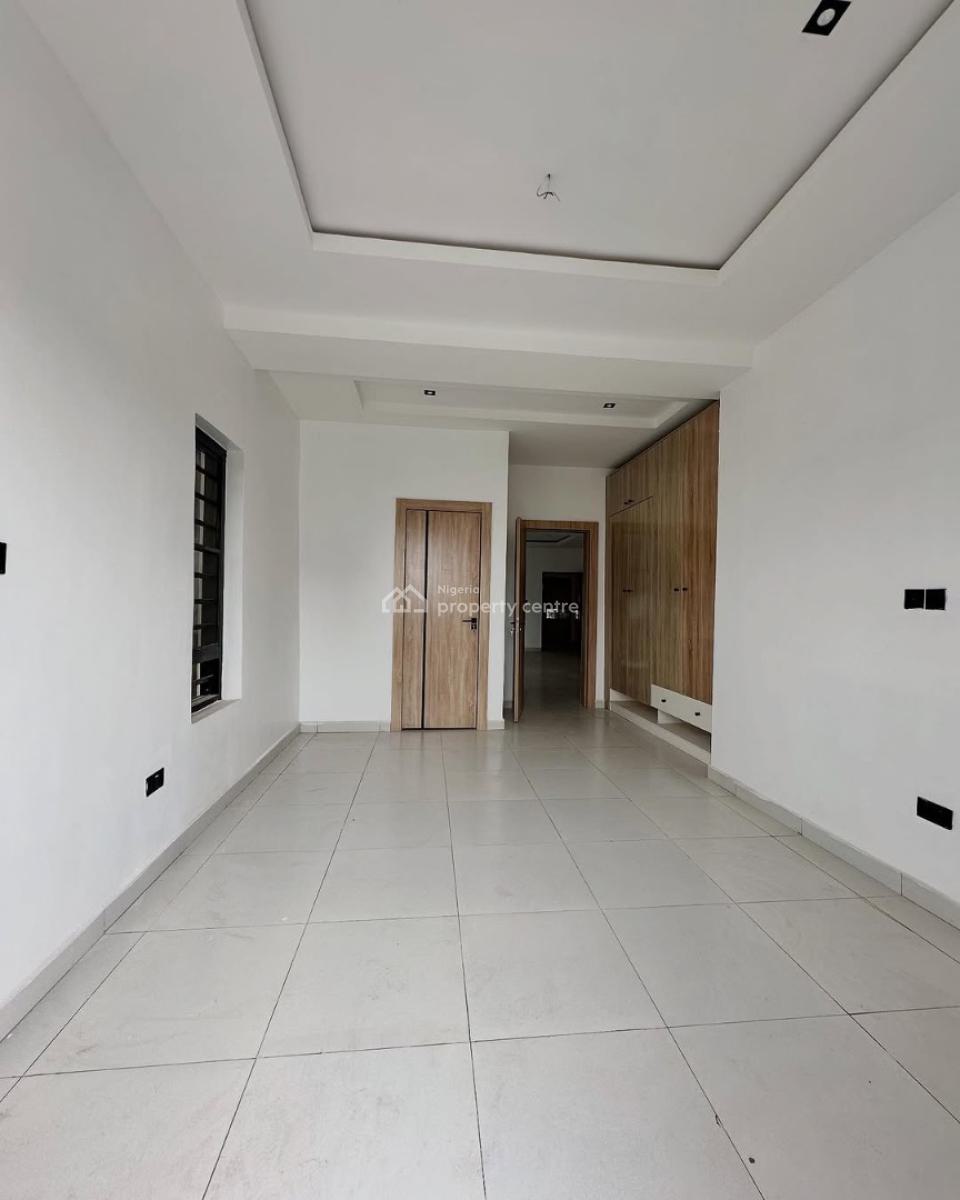 Serviced 2 Bedroom Apartment, Ologolo, Lekki, Lagos, Block of Flats for Sale