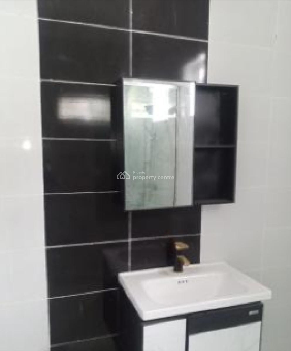 4 Bedrooms Semi Detached Duplex, Dpk District Estate, Orchid Roundabout, Lafiaji, Lekki, Lagos, Semi-detached Duplex for Sale