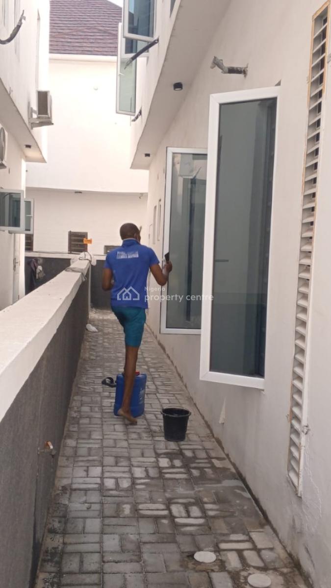 4 Bedrooms Semi Detached Duplex, Dpk District Estate, Orchid Roundabout, Lafiaji, Lekki, Lagos, Semi-detached Duplex for Sale