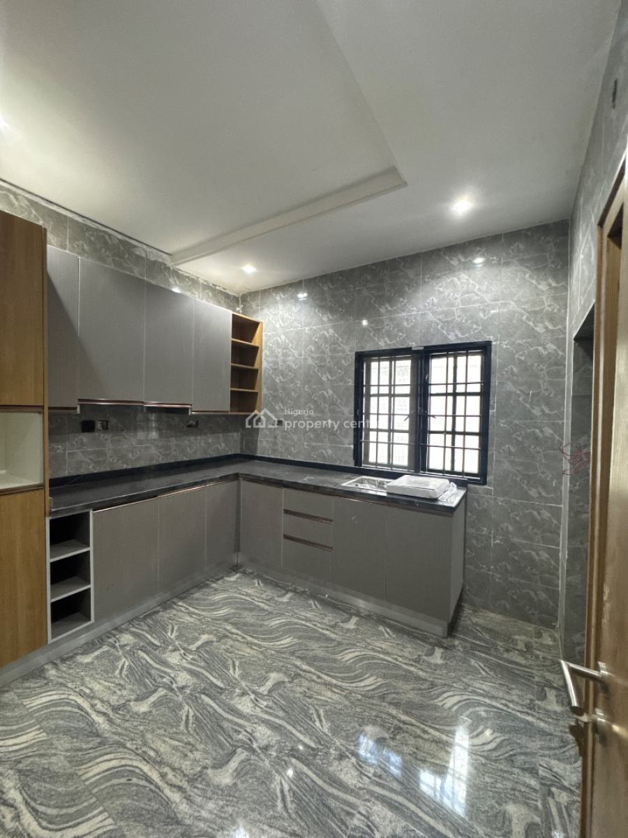 Newly Built 4 Bedrooms Terraced Duplex with Bq, Guzape District, Abuja, Terraced Duplex for Sale
