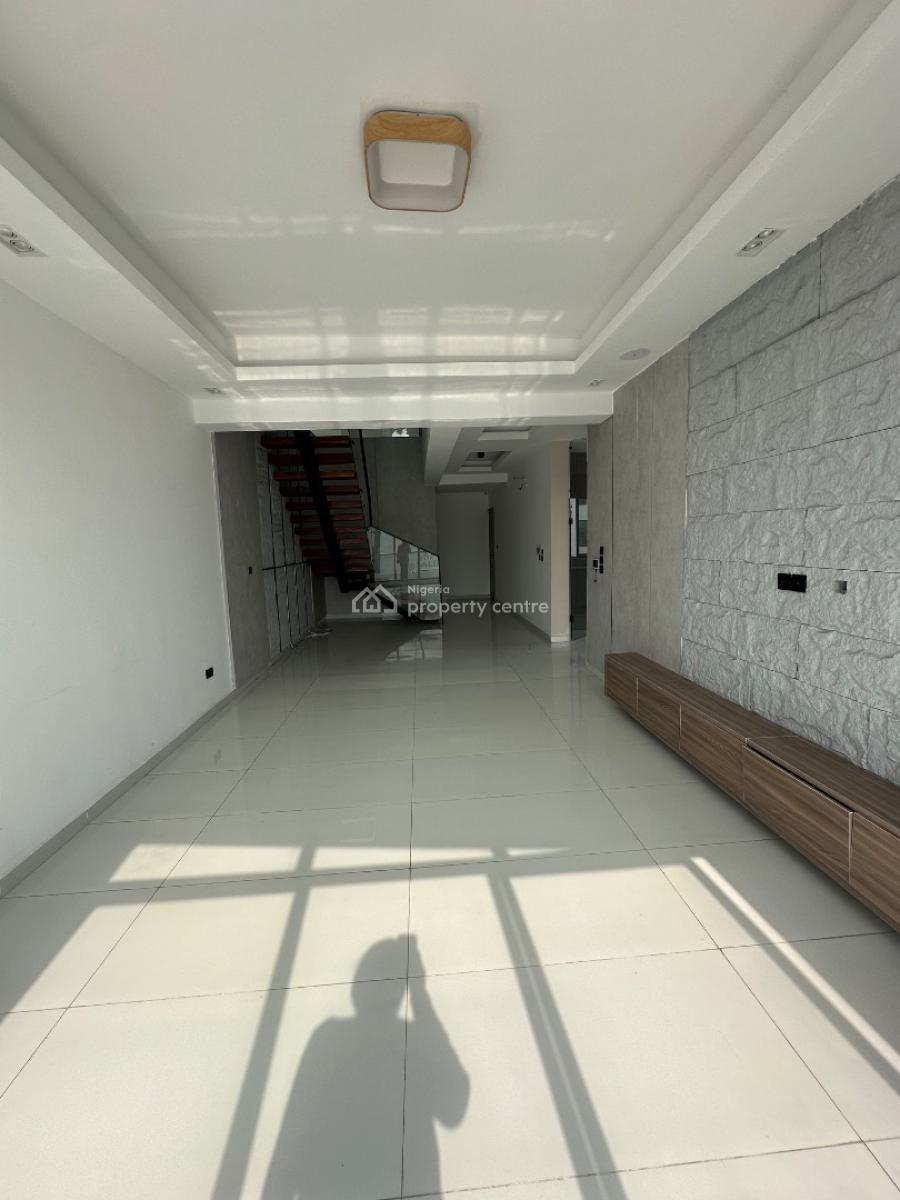 Luxury Built 4 Bedroom Maisonette with Bq,pool,elevator and Gym, Lekki Phase 1, Lekki, Lagos, House for Sale