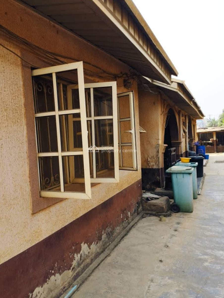 3 Bedrooms Bungalow, Ipakodo Off Ebute Road, Ikorodu, Lagos, Detached Bungalow for Sale
