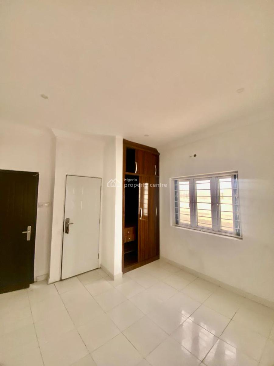 Newly Built 3 Bedrooms Flat, New Road, Chevron, Lekki Phase 2, Lekki, Lagos, Flat / Apartment for Rent