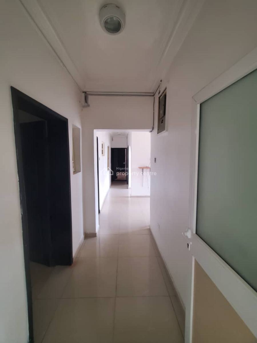 Self Serviced 3 Bedroom Flat in a Serene Environment, Lekki Phase 1, Lekki, Lagos, Flat / Apartment for Rent