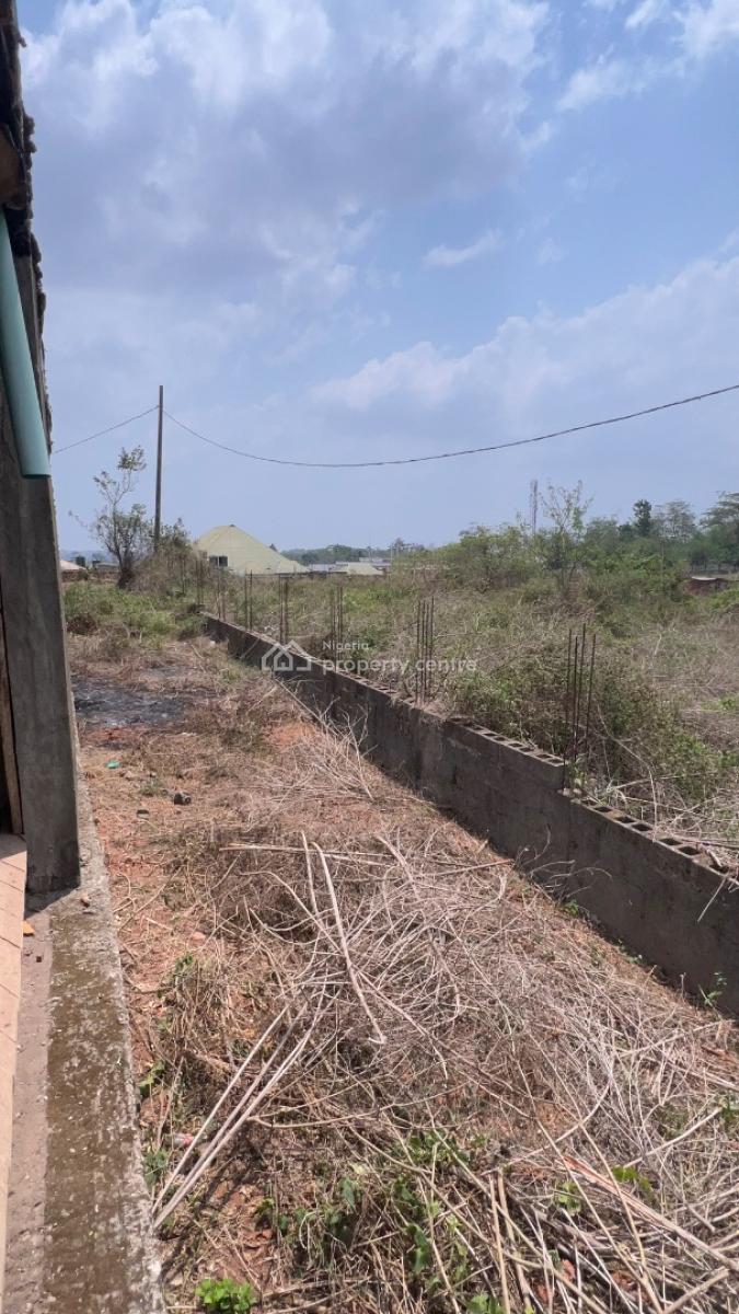 5plots of Land Measuring About 2501sqm Land Comprising of Decked Carca, Adjacent Futa North Gate By Akure-ilesha Expressway Akure, Ondo State., Akure, Ondo, Mixed-use Land for Sale