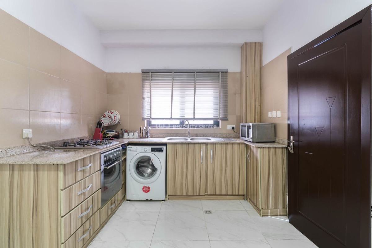 3 Bedrooms Premium Apartment, Lekki Phase 1, Lekki, Lagos, Flat / Apartment Short Let