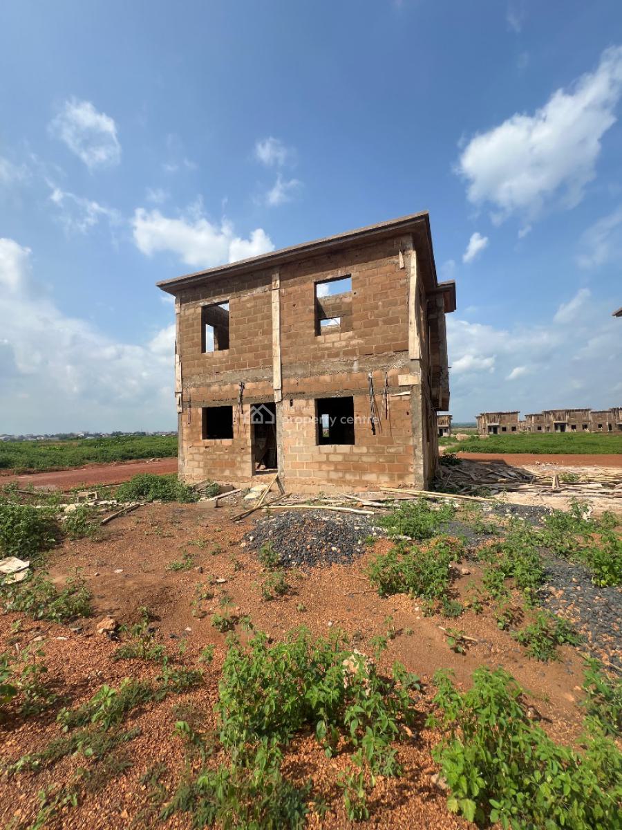 4 Ensuite Bedroom + 1 Visitors Restroom and Bq Space, Grace Land Estate, New Enugu, Enugu, Enugu, Detached Duplex for Sale