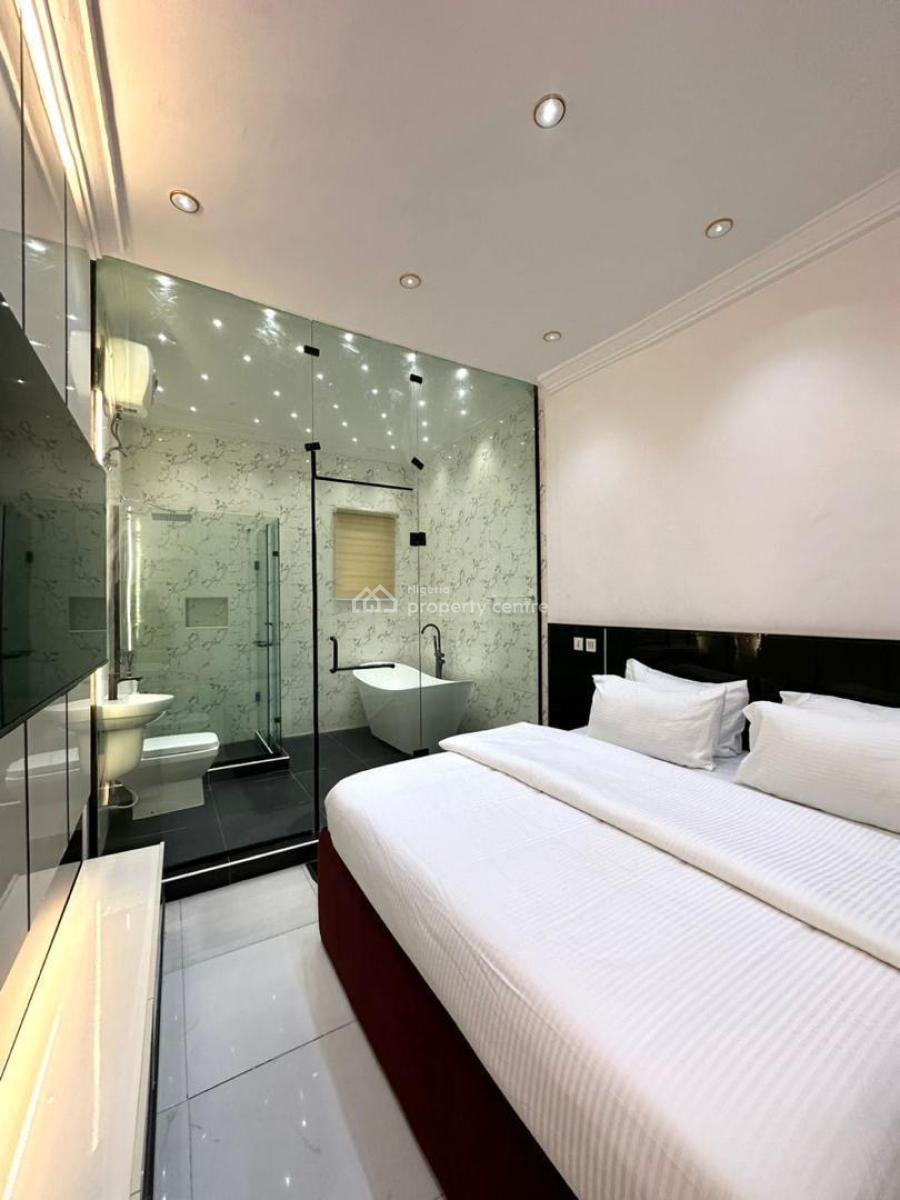 Luxury 1 Bedroom with a Bathtub, Chevron, Lekki, Lagos, Flat / Apartment Short Let