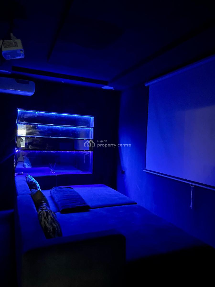 The Penthouse / Private Rooftop Lounge, Ikate Elegushi, Lekki, Lagos, House Short Let