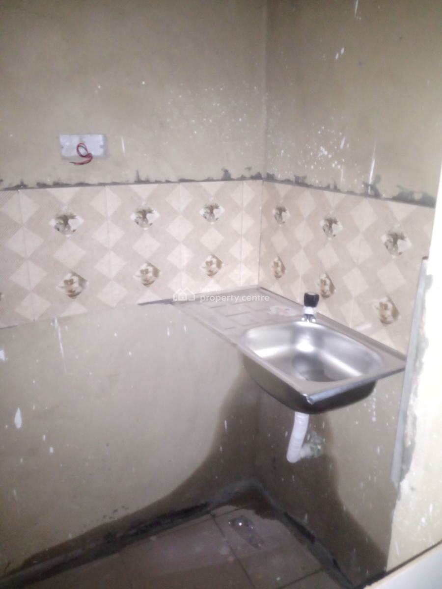 Self Contain, Lawerson, Surulere, Lagos, Self Contain (single Rooms) for Rent