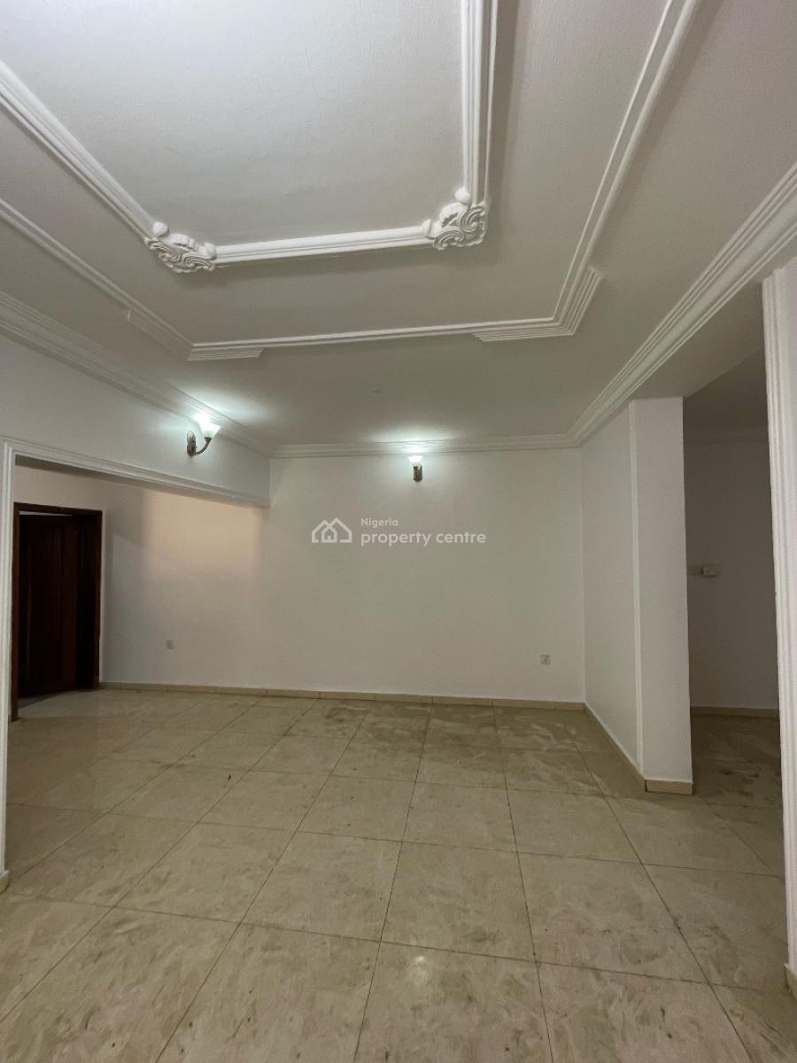 Spacious 3 Bedrooms Flats / Renovated, Ologolo, Lekki, Lagos, Flat / Apartment for Rent