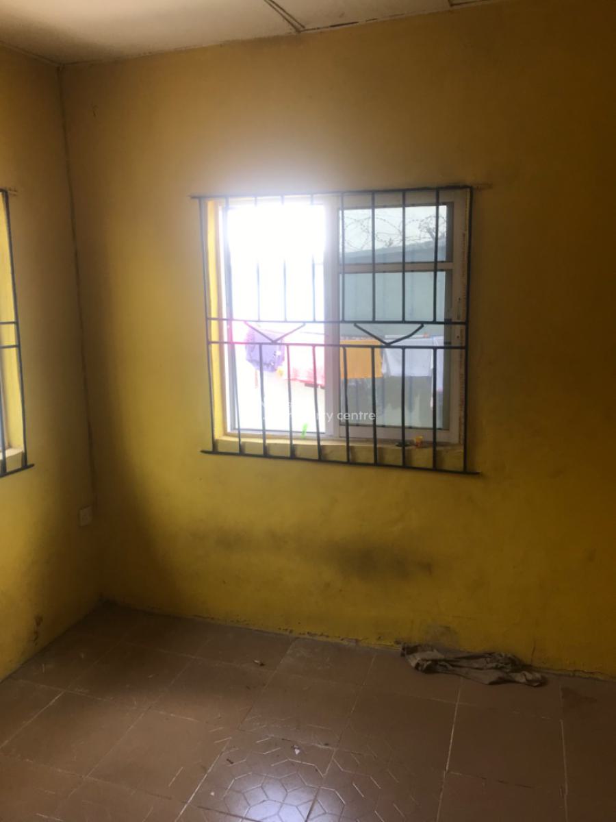 a Neat Room and Parlor, New Era, Ikorodu, Lagos, Flat / Apartment for Rent