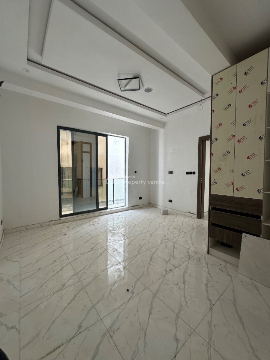 Luxuriously Built 3 Bedroom Apartment, Lekki Phase 1, Lekki, Lagos, Flat / Apartment for Sale
