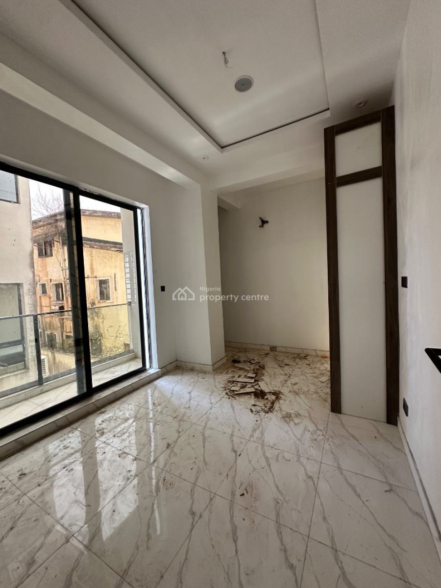 Luxuriously Built 3 Bedroom Apartment, Lekki Phase 1, Lekki, Lagos, Flat / Apartment for Sale