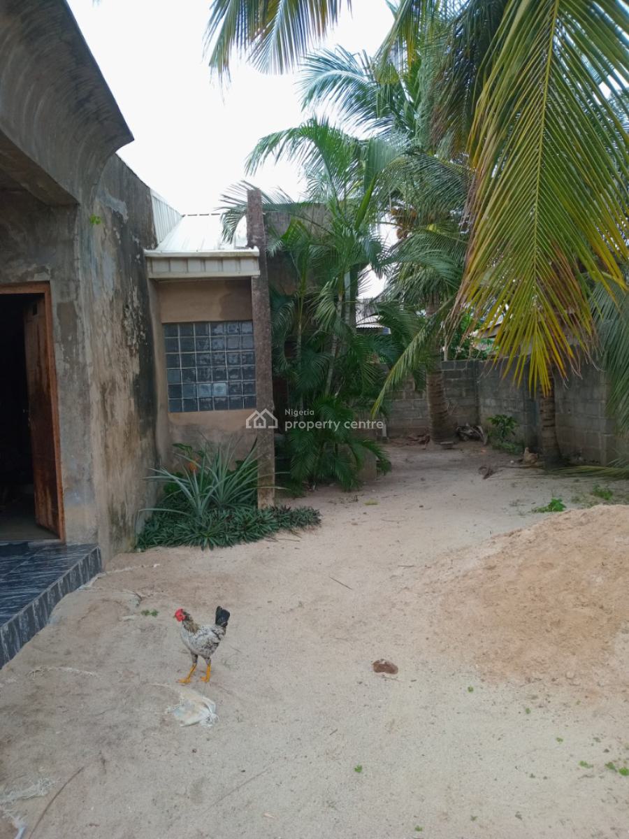 3 Bedroom Bungalow with Bq, Maternity Off Bayeku Road, Igbogbo, Ikorodu, Lagos, Detached Bungalow for Sale