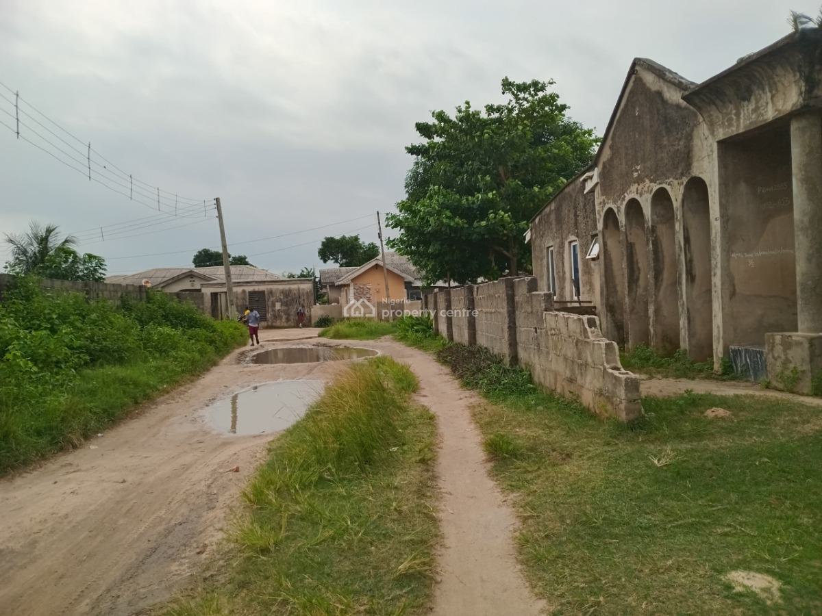 3 Bedroom Bungalow with Bq, Maternity Off Bayeku Road, Igbogbo, Ikorodu, Lagos, Detached Bungalow for Sale