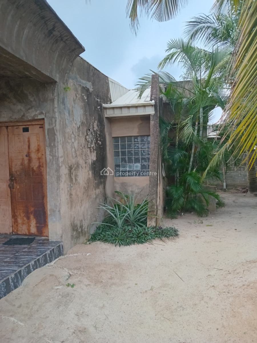 3 Bedroom Bungalow with Bq, Maternity Off Bayeku Road, Igbogbo, Ikorodu, Lagos, Detached Bungalow for Sale