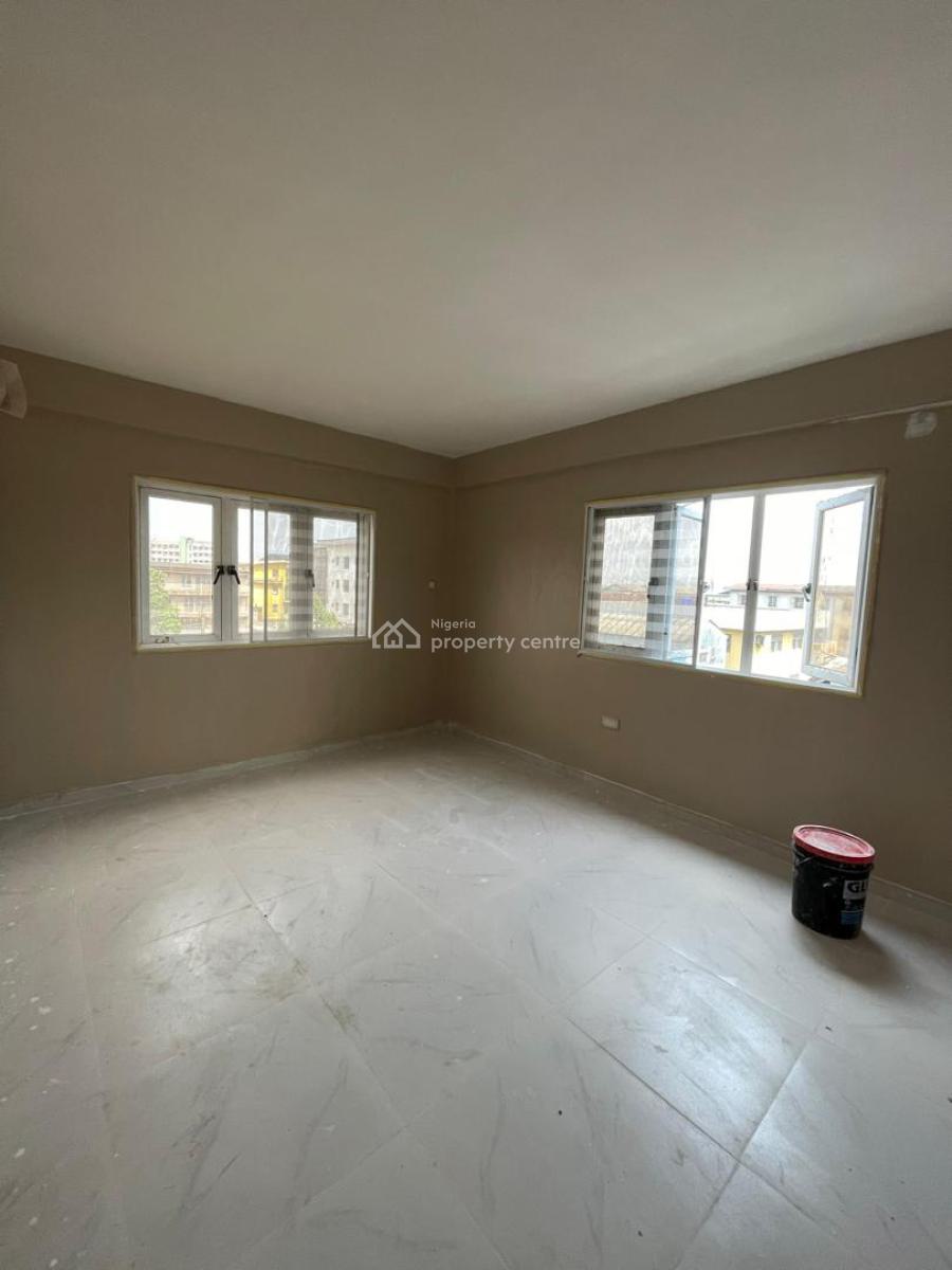 a Standard, Eyes Catchy 3 Bedroom Flat, Surulere, Lagos, Flat / Apartment for Sale