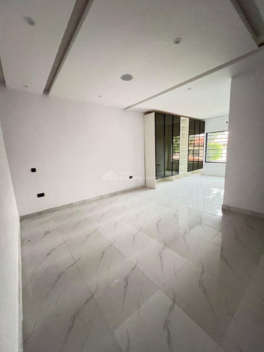 Stunning 2 Bedroom Apartment, Lekki Phase 1, Lekki, Lagos, Block of Flats for Sale