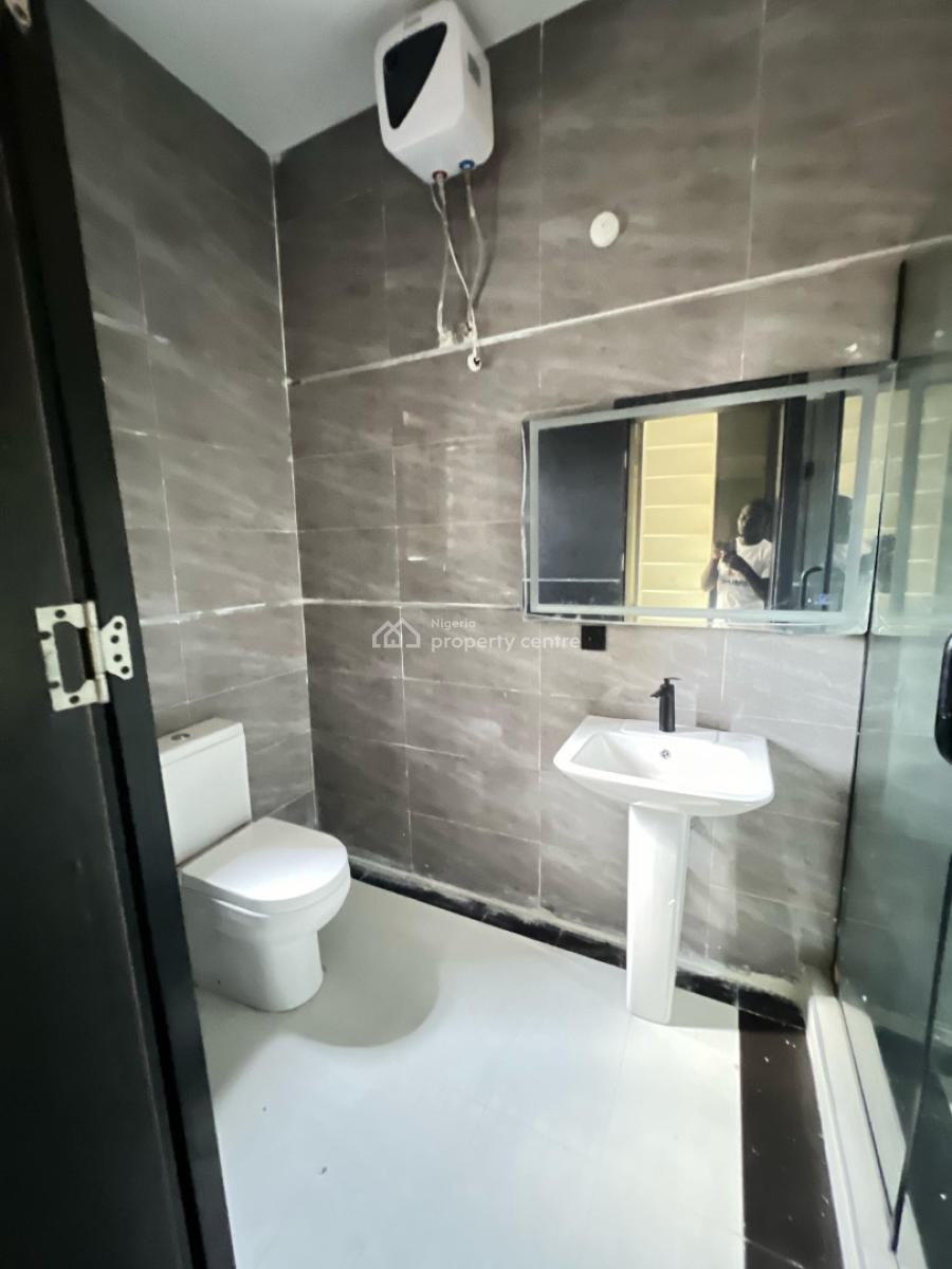 Stunning 2 Bedroom Apartment, Lekki Phase 1, Lekki, Lagos, Block of Flats for Sale