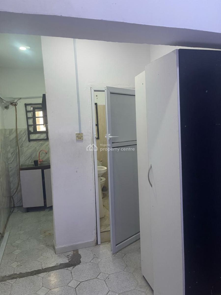 Self Contain, Off Admiraty Way, Lekki Phase 1, Lekki, Lagos, Flat / Apartment for Rent