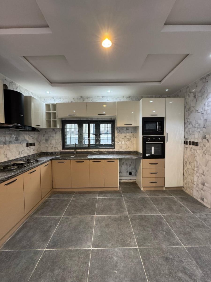 Description: Well Finished Luxuriously Built 5 Bedroom Fully Detached, Off Admiralty Way, Lekki Phase 1, Lekki, Lagos, Detached Duplex for Rent