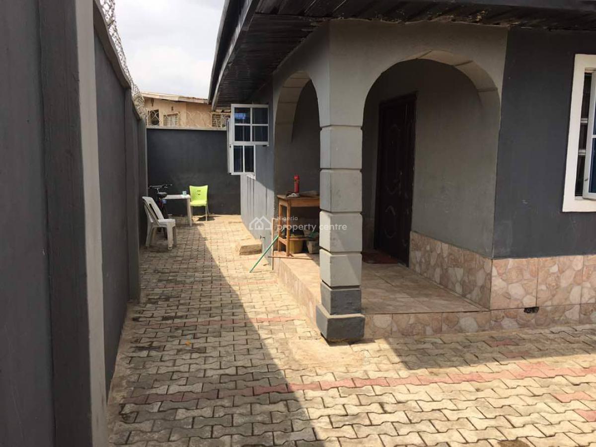 Twin Flat of 2 Bedroom Bungalow, Araromi, Up Jesus Nihort Area Jericho, Ibadan North-east, Oyo, Block of Flats for Sale