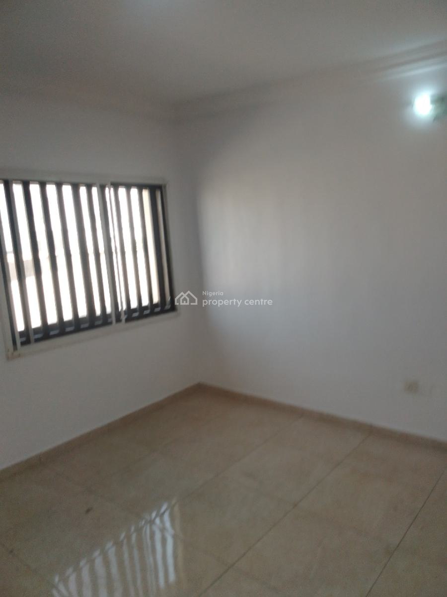 3 Bedroom Flat, Upstairs, Ologolo, Lekki, Lagos, Flat / Apartment for Rent