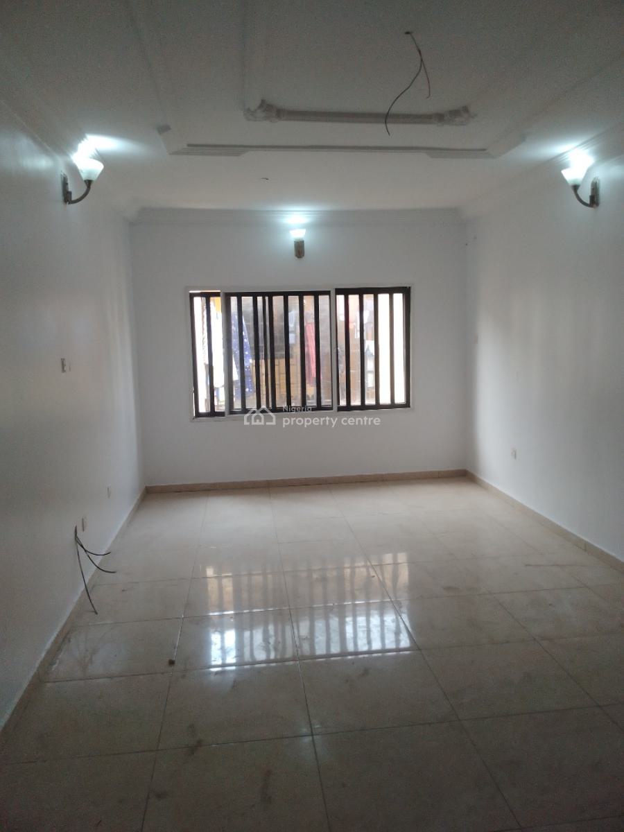 3 Bedroom Flat, Upstairs, Ologolo, Lekki, Lagos, Flat / Apartment for Rent