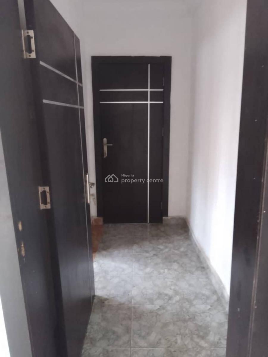 Commercial 3 Bedroom Flat, Off Chief Collins, Lekki Phase 1, Lekki, Lagos, Flat / Apartment for Rent