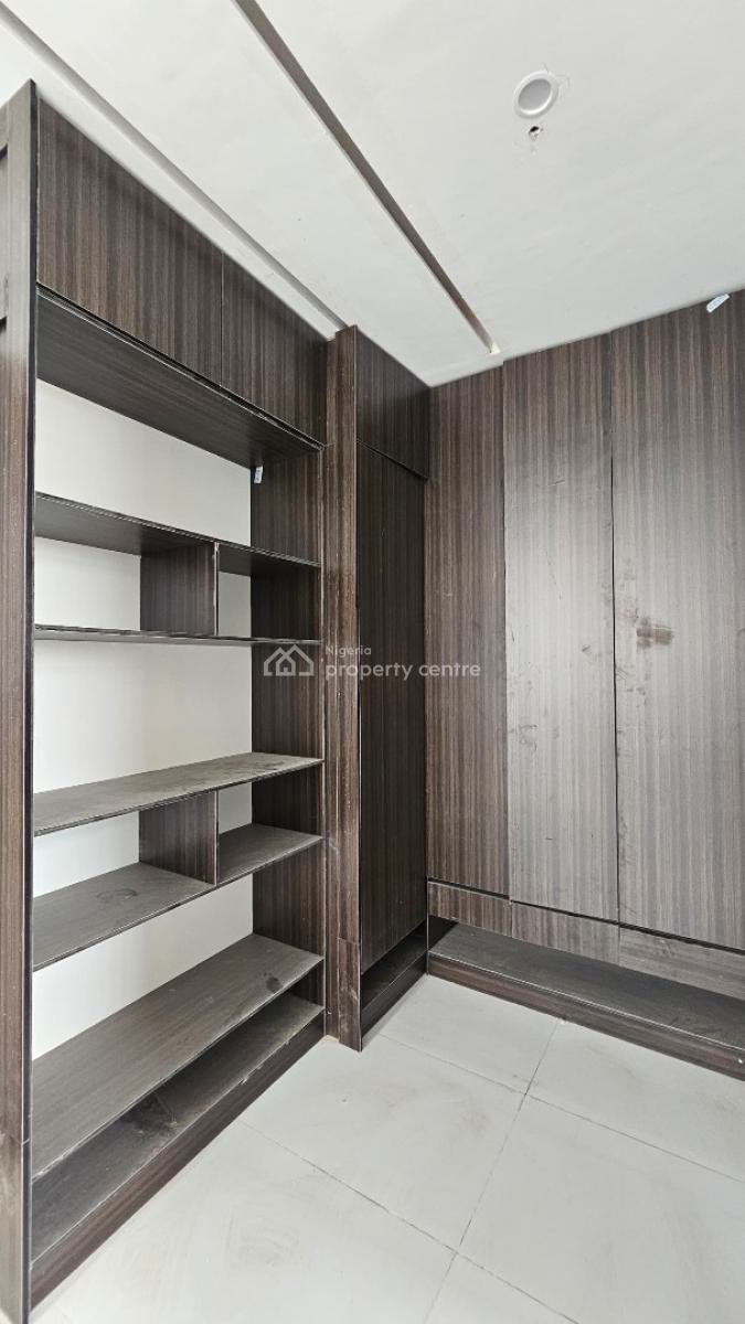 Highly Luxury & Spacious 2 Bedroom Penthouse with a Study Room, Lekki Phase 1, Lekki, Lagos, Flat / Apartment for Sale