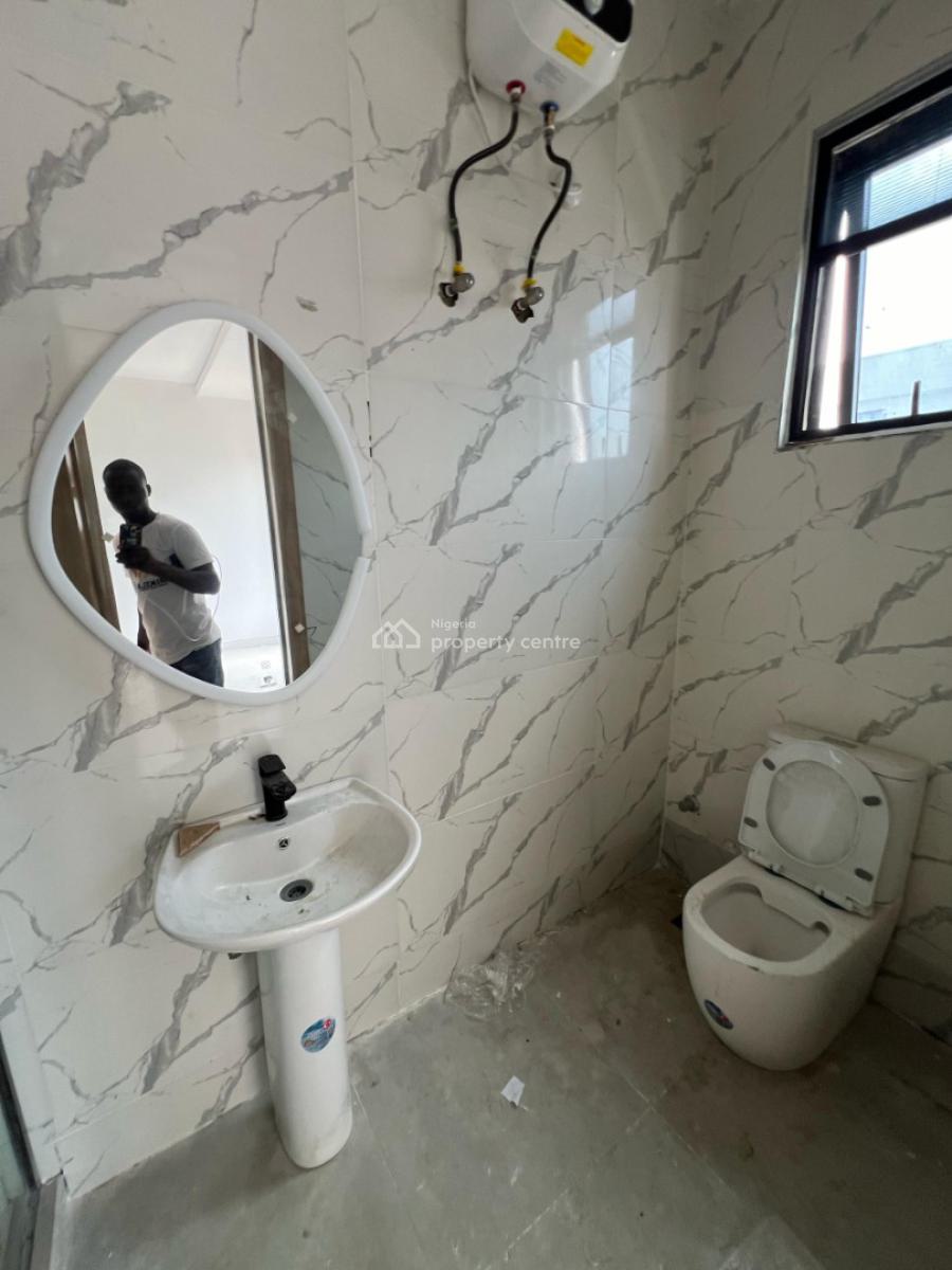 Well Designed 3 Bedroom Apartment, Lekki Phase 1, Lekki, Lagos, Flat / Apartment for Sale