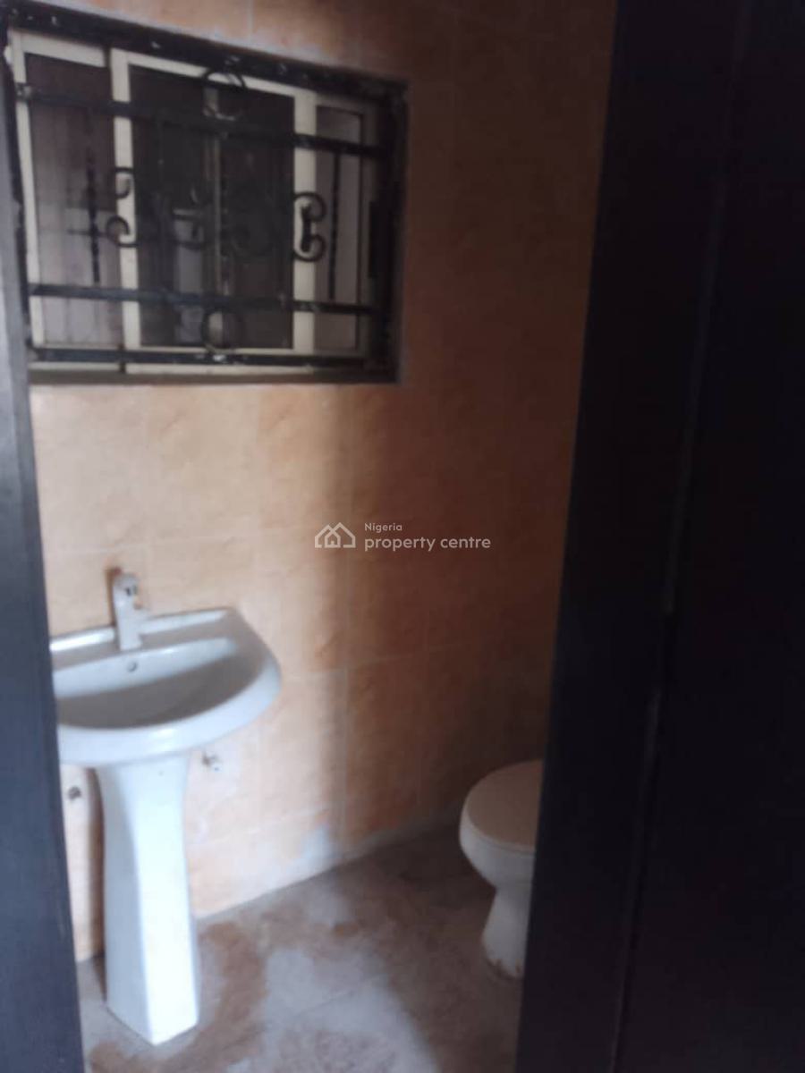 Well Maintained 3 Bedroom Commercial Space, Lekki Phase 1, Lekki, Lagos, Commercial Property for Rent