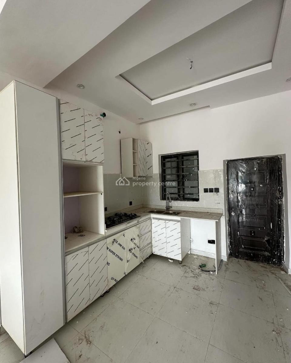 Luxury 3 Bedrooms Apartment with 24 Hours Power, Ologolo, Lekki, Lagos, Flat / Apartment for Rent