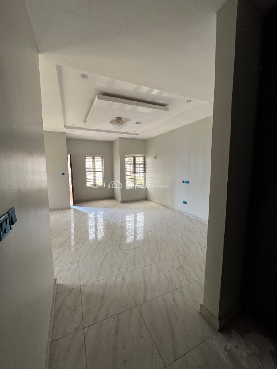 Maintained 4 Bedrooms Semi Detached Duplex, Osapa, Lekki, Lagos, Semi-detached Duplex for Rent