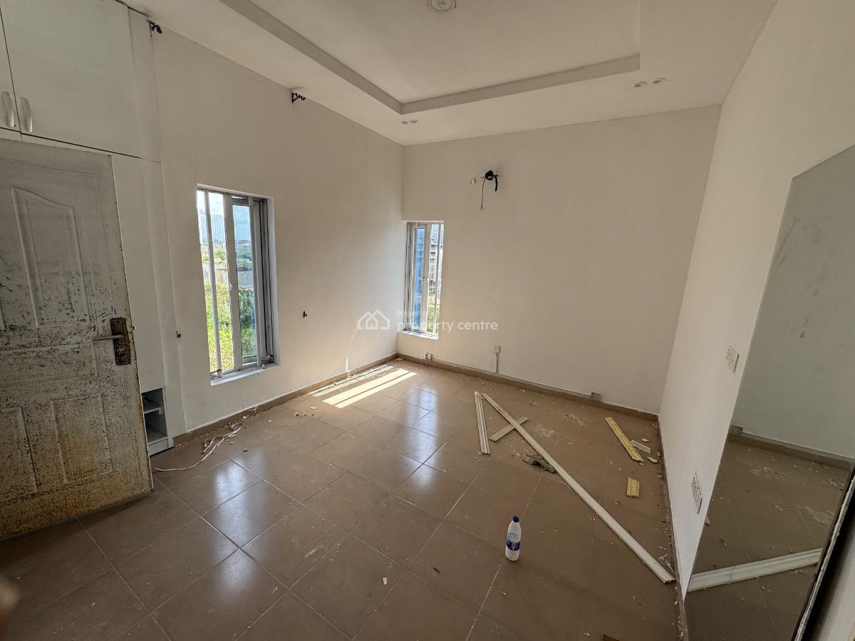 a Super Clean and Spacious 2 Bedrooms Apartment with Balcony (upstair, Off Freedom Way, Lekki Phase 1, Lekki, Lagos, Flat / Apartment for Rent
