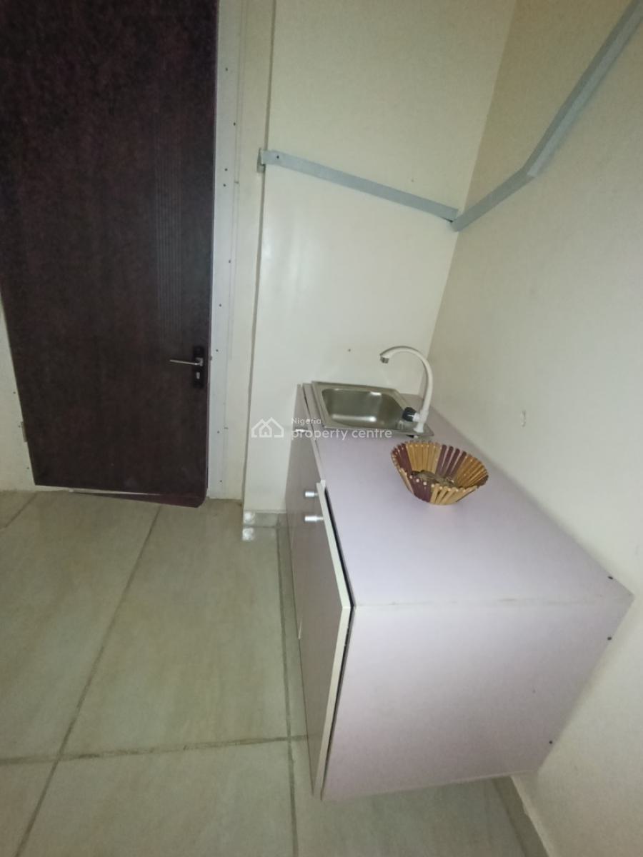 a Studio with Personal Prepaid Meter with Open Plan Kitchen, Chevron, Lekki, Lagos, Flat / Apartment for Rent