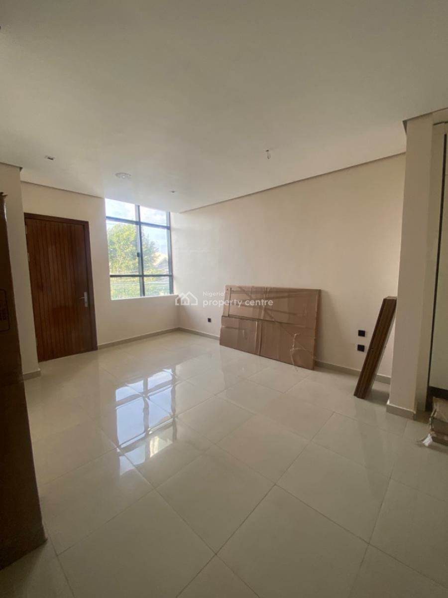 3 Bedroom Apartment with B.q, Lekki Phase 1, Lekki, Lagos, Flat / Apartment for Rent